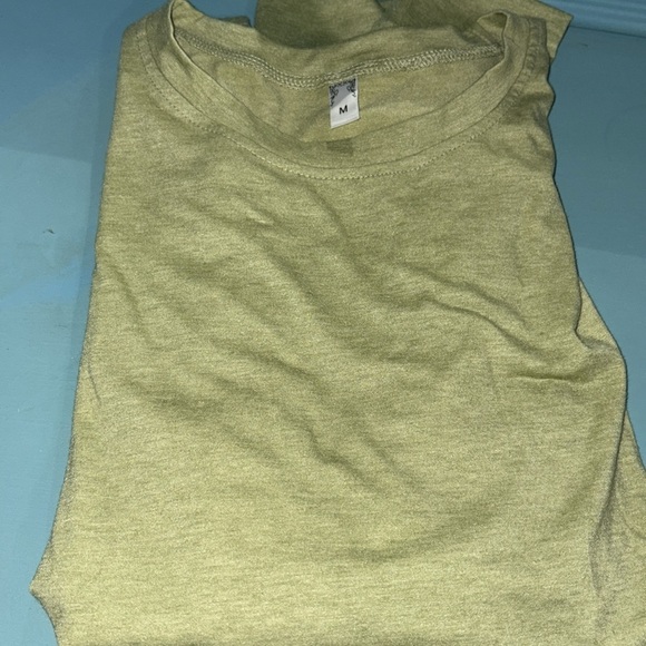 Green Long Sleeve Women's Top New - Picture 8 of 11